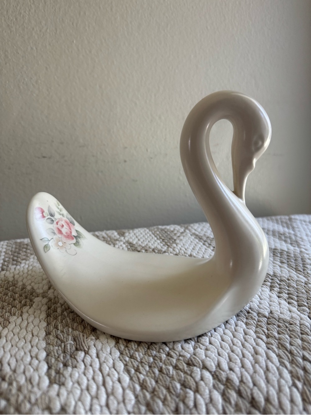 Vintage Pfaltzgraff for Aquetta Tea Rose Swan Hand Towel Holder